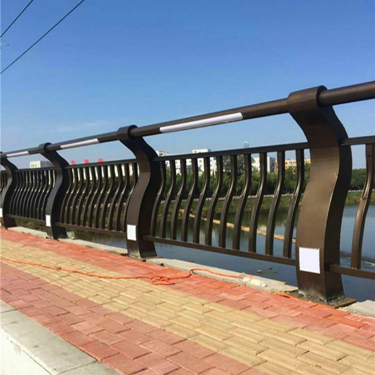 8850650628_809374492