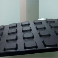 防滑耐磨耐油胶板，小方块橡胶垫各种要求均可定制