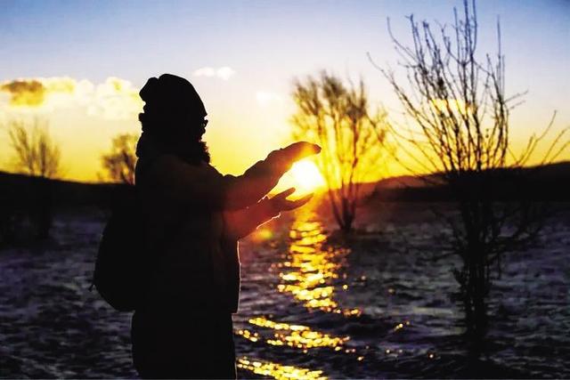 吴晓明：掬一捧阳光泡茶