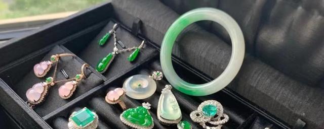 和田玉和翡翠的区别_“翡翠”和“玉”的区别有哪些，不懂千万别乱买，里面学问太深了（翡翠和玉髓哪个更值钱）