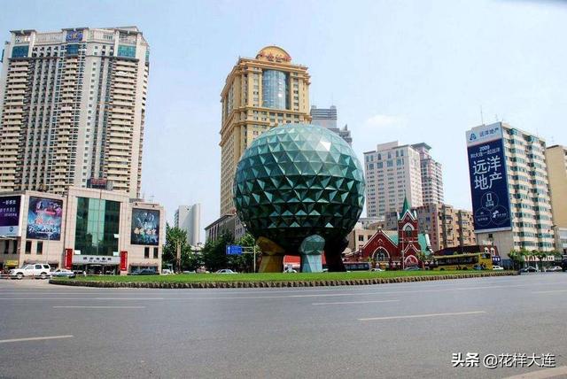 友好广场_大连友好广场的两座“老字号”电影院，承载了多少童年回忆（大连老电影院名称）