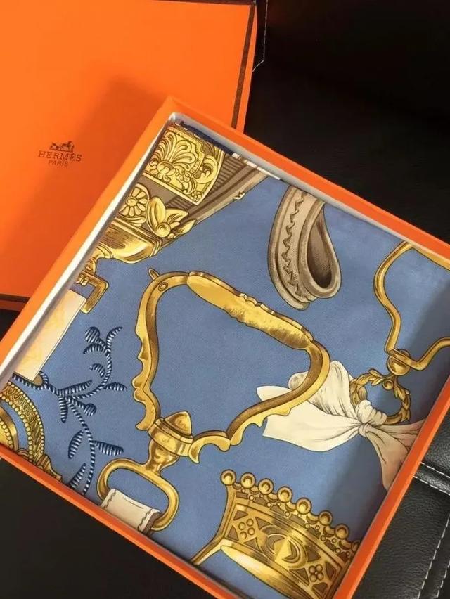 如果你想拥有一条有故事的丝巾，那么就不妨选一条爱马仕丝巾吧（爱马仕丝巾背后的故事）