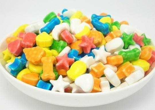 恶搞玩具_露骨低俗、打色情擦边球，“恶搞糖果玩具”亟待整治