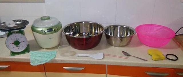 用酸奶机制作简易米酒（如何用酸奶机制作米酒）