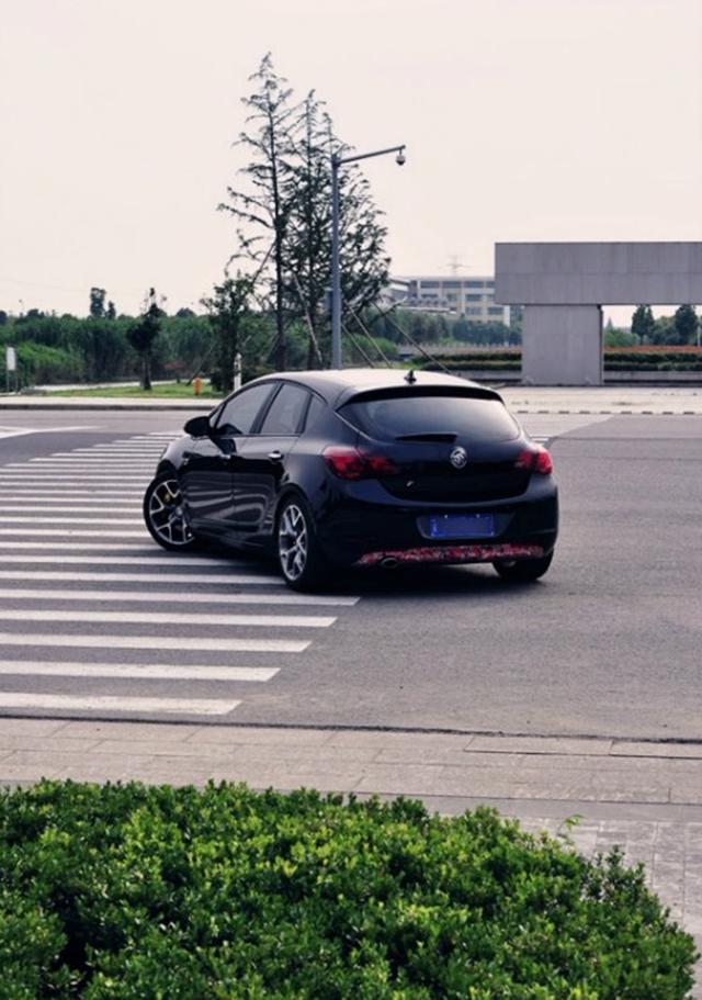 英朗图片_英朗XT改装BC绞牙避震及OPC轮毂（图片鉴赏）