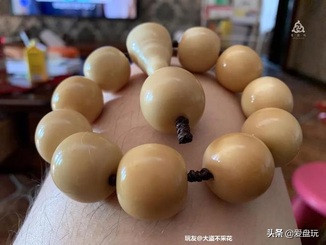 这种不贵的小众手串，玩出来太油润了，很多人以为是牙骨（手串为什么贵）