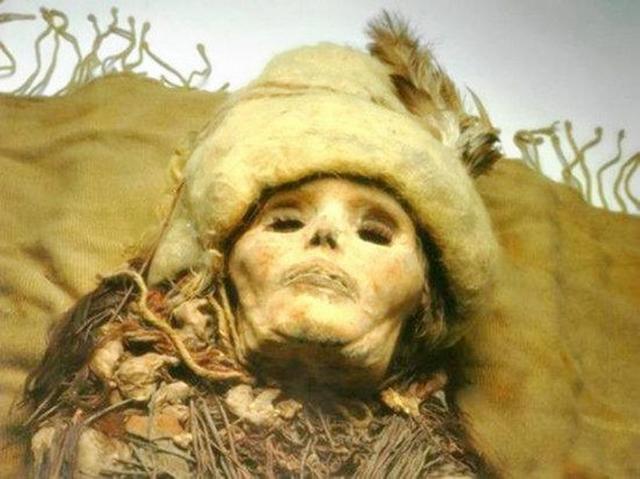 18年前，中国发现了一具神奇女尸：尸体四千年不腐，还面带着微笑（上千年还保存完好的女尸）