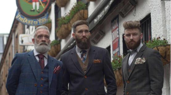 网购小礼服_凯特王妃弟弟“剁手”速卖通，英国绅士钟爱网购中国手工定制西服（英国王妃凯特提裤子）