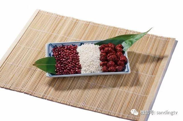 “湿”主请留步，送你一份红豆薏米粉祛祛体内的湿气（小红豆加薏米去身上的湿气）