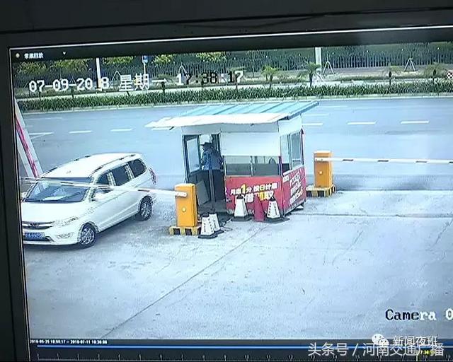 新手司机试驾五菱二手车，连撞多辆豪车