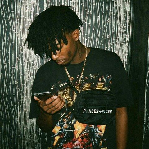 别人背腰包就是rapper，我背怎么就成了售票员？