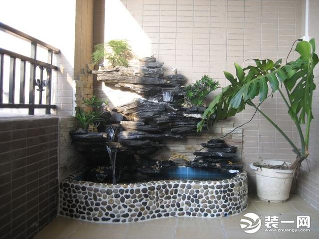 室内假山鱼池价格？（室内假山鱼池最佳位置）
