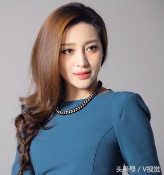 《高粱红了》中的主演演员（红高粱的女主演员是谁）