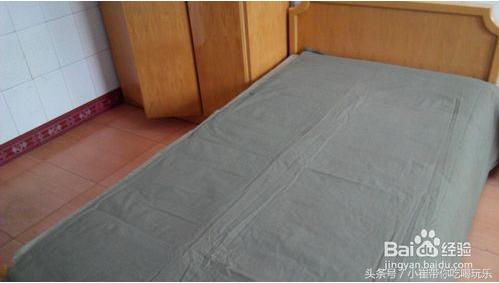 如何叠 豆腐块 被子（如何叠豆腐块被子视频）