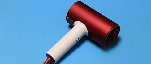 负离子电吹风_恒温护发，让头发更有弹性丨素士负离子电吹风评测