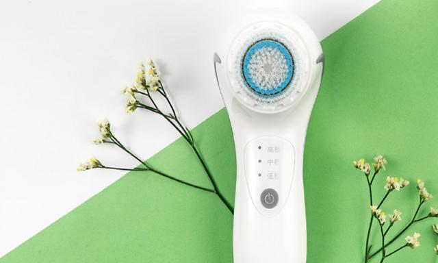 pba化妆品_木薯洁面仪：百位美妆达人的选择，声波震动技术深层清洁不伤肌肤