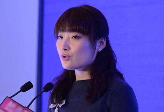 白手起家&二代接班，女企业家不只有一个“董小姐”（白手起家的成功人士）