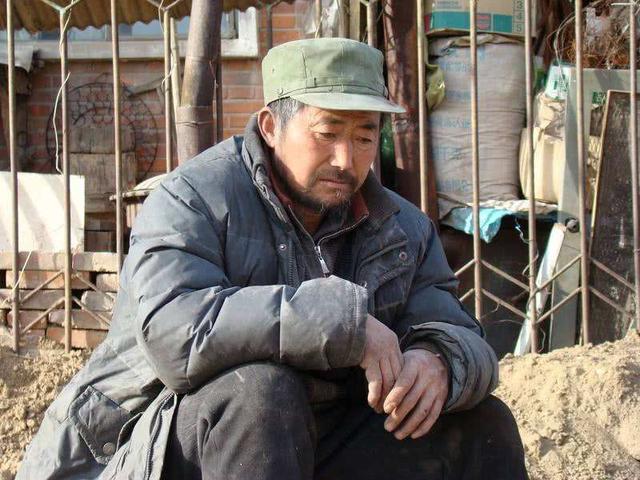 “清退令”下打工难，农民回村干啥好？（打工人回村）