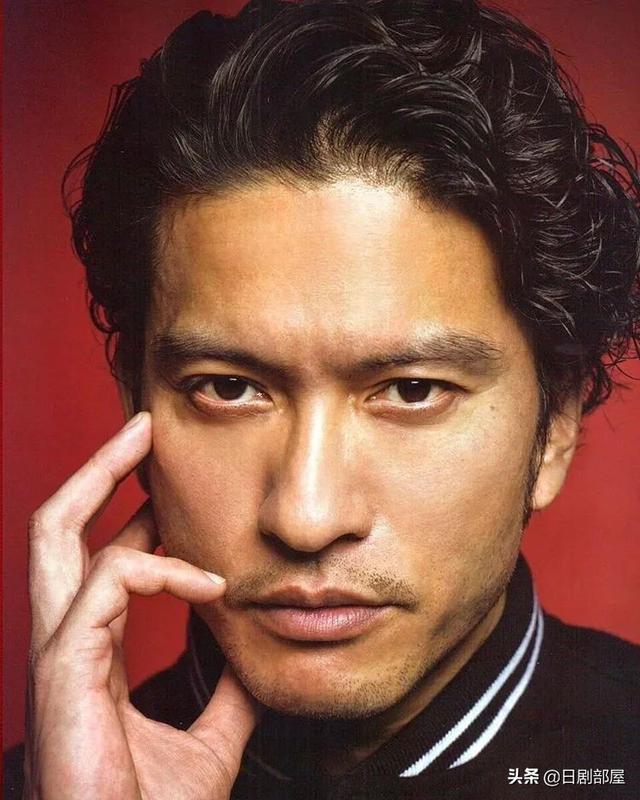 昔日比肩木村拓哉的美少年变“猩猩”，长濑智也为新剧猛练体格（木村拓哉喜欢山口智子）