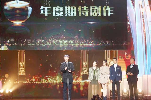 《红色》编剧最新力作，口碑评分8.1，唯一槽点：主演名字易串戏（红色的导演和编剧）