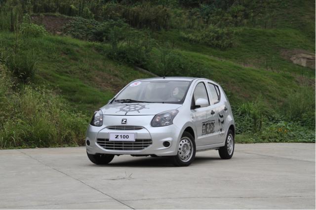 众泰z100_金九银十车市迎"开学" 众泰Z100争优生
