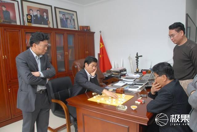用上了滑雪靴技术的Vans鞋，单手搞定鞋带永不松（vans鞋防滑吗）