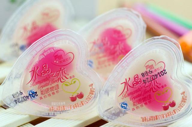 水晶之恋果冻_80后回忆录之一：水晶之恋果冻里的爱情故事你读完了吗？（像果冻一样的水晶之恋）