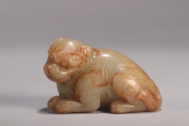 和田玉件_清：和田玉瑞兽把件（和田玉瑞兽摆件）