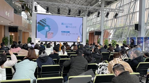 优创优帮！重庆30个大学生创业项目收获“创业大礼包”（重庆大学生创业平台）