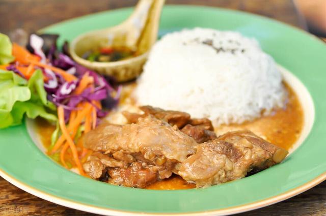 哪些食物属于碳水化合物（哪些食物属于碳水化合物食物）
