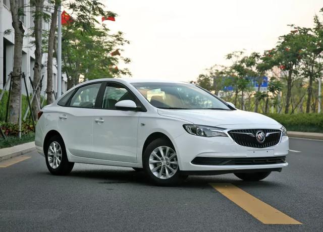 英朗图片_解读最低配英朗，不到8万的工薪阶层家用车，值得买么？（英朗建议买吗）