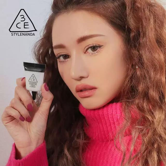 一波闪闪惹人爱的液体眼影，从此和飞粉说拜拜~