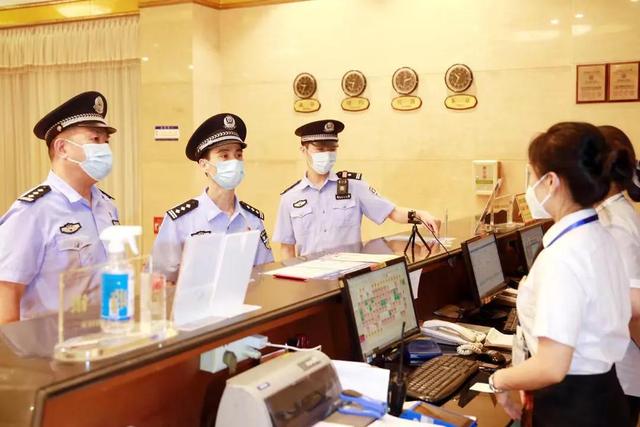 晋江公安吹响夏夜治安巡查宣防集中统一行动“冲锋号”（晋江市防控指挥部发布的通告）
