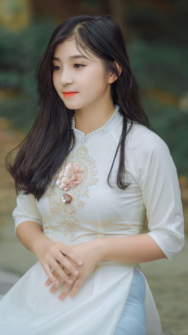 端庄优雅的旗袍美女（端庄优雅的旗袍美女视频）