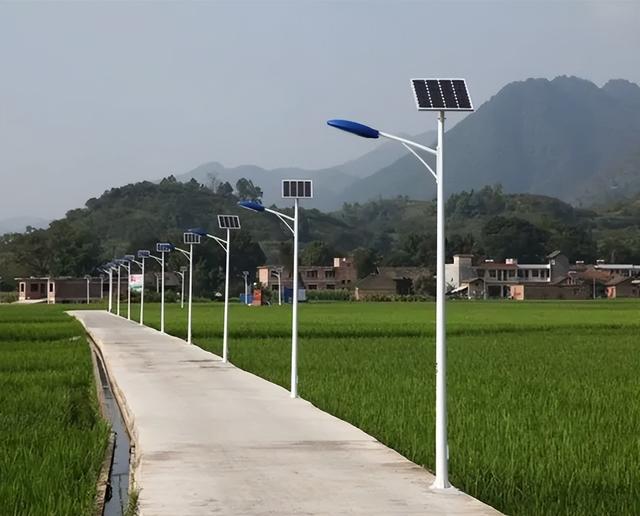 太阳能路灯和市电路灯哪个性价比更高，这组数据给您答案