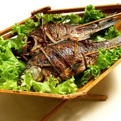 香茅草烤鱼_傣味-香茅草烤鱼（傣味香茅草烤鱼图片）