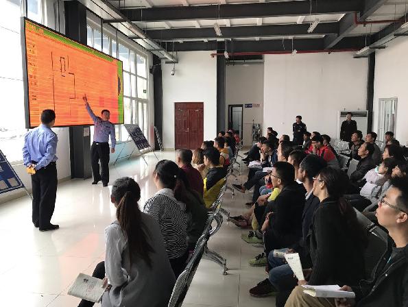 青岛万路通驾校_“最难驾考”没你想得那么难（考驾太难了）