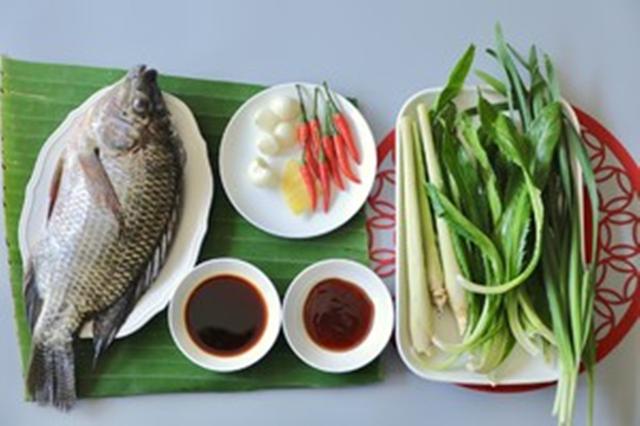 香茅草烤鱼_傣味香茅草烤鱼的做法（傣味香茅草烤鱼图片）