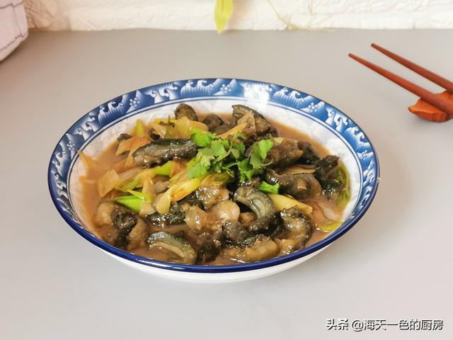 家常葱烧海参，不用高汤，做法简单又省时间，上桌汤汁都不剩（葱烧海参 下厨房）