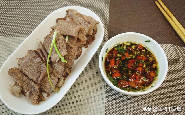 五香牛肉的做法及配料_牛肉怎么做？大叔教你五香牛肉，鲜嫩味美，简单易学，非常好吃