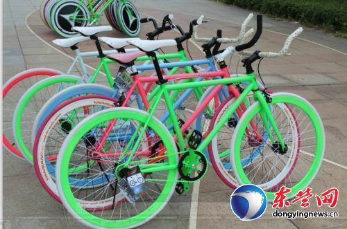 东营：前卫自行车没刹车变速 交警：“死飞”不可上路