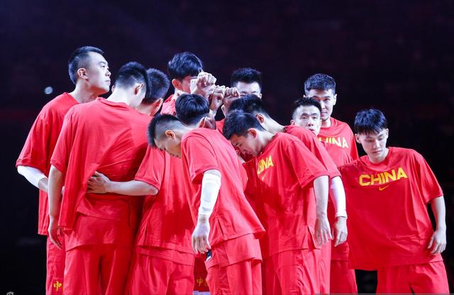 “中国中锋”倒下了还有“国民侄子”