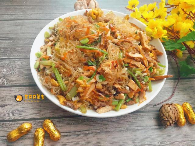 家常菜，炒五彩绿豆面分享，通过举一反三，其他的炒粉炒面都学会