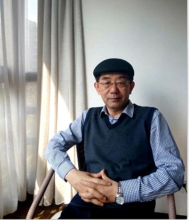 西安翻译学院院长_西安翻译学院吴进教授：春风育桃李 妙笔著文章