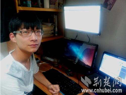 武汉大二学生成IT新秀 筹建工作室校内创业（武汉大学生创业工位）