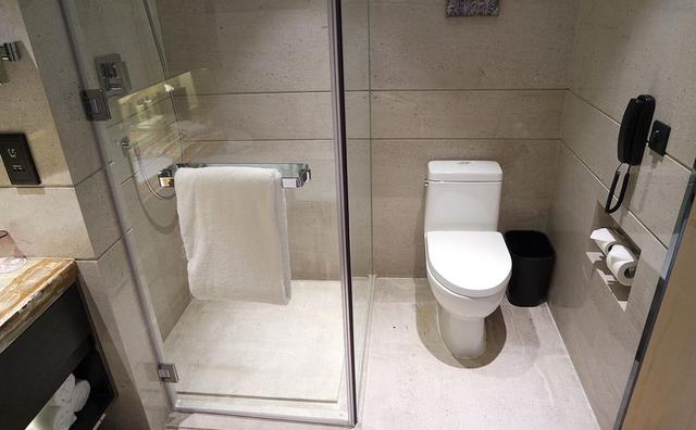 马桶安装密封可用的胶有很多，但这两种才最好用（安装马桶用结构胶还是密封胶）