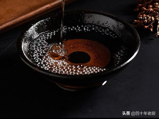 高度白酒_我国10种高度白酒，二锅头65度垫底，有的超过酒精，数数喝过几种（二锅头的酒精度数一般是）