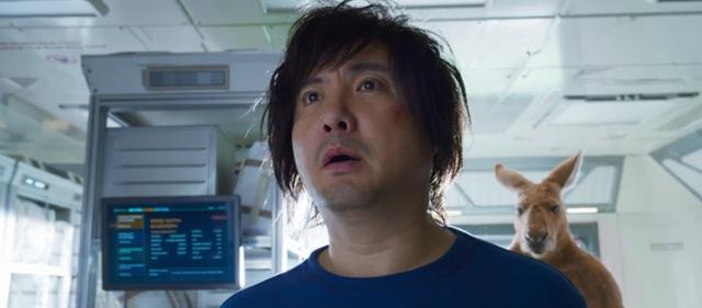 耗时8年制作，一上映就撞上《独行月球》，洪金宝新片预售仅20万