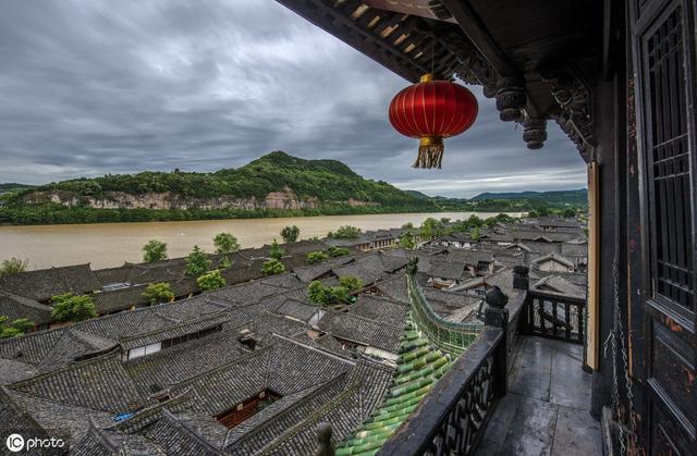 阆中古城，中国四大古城之一，为古代巴国蜀国军事重镇（阆中是我国四大古城之一）