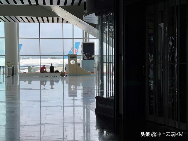 像在大巴客运站里坐飞机，佛山机场为何如此“朴素”？（坐飞机去佛山机场还是广州机场）